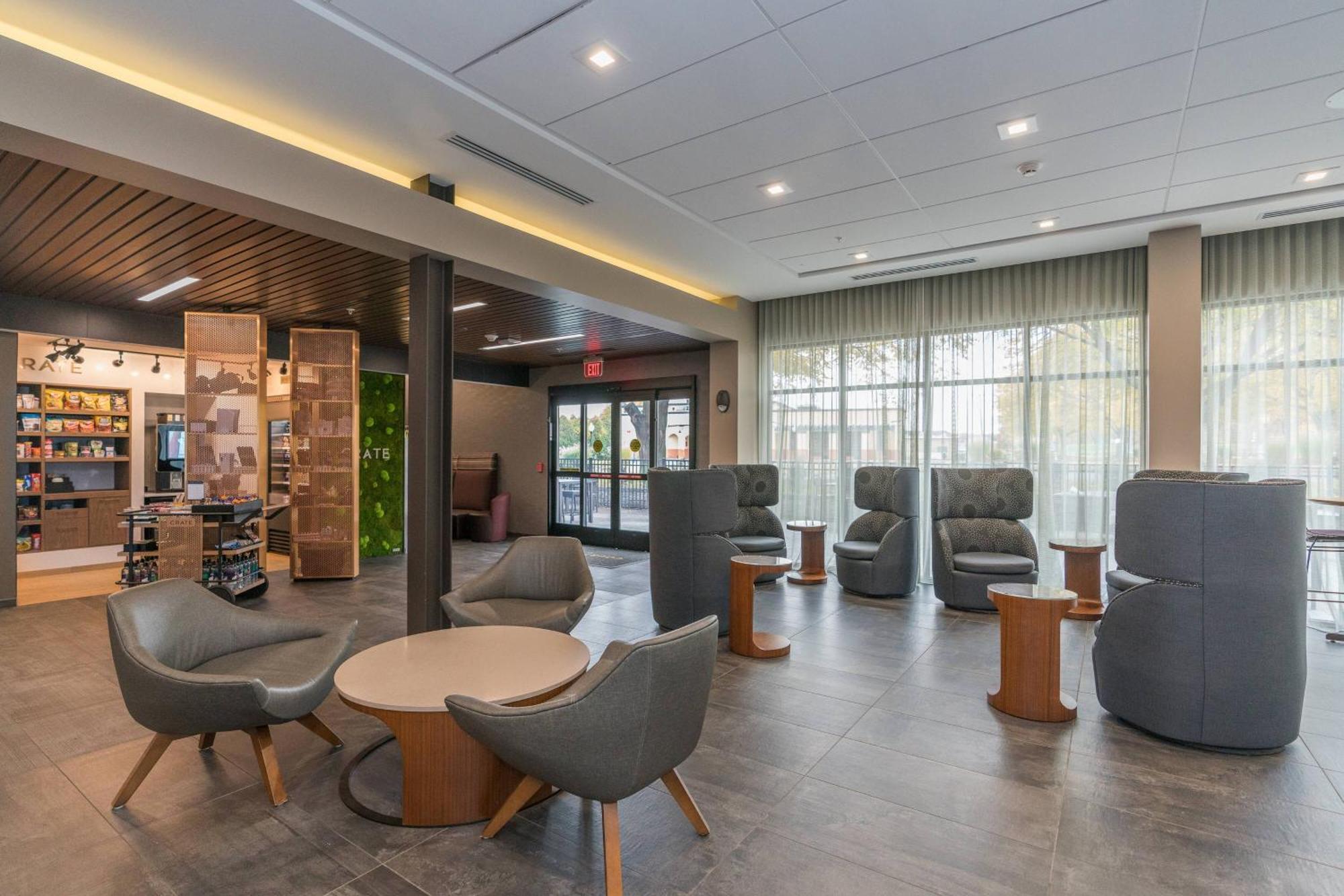 Отель Courtyard By Marriott Вэст спрингфильд Экстерьер фото